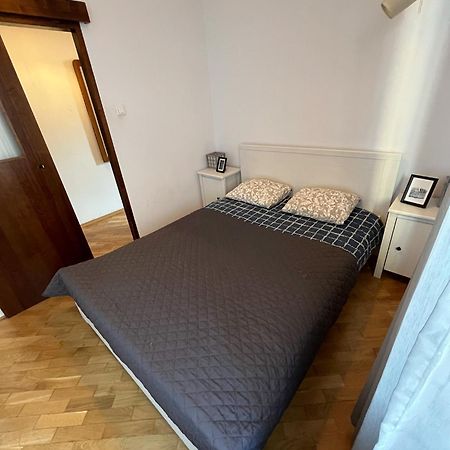 Downtown Apartment B Krakow Luaran gambar