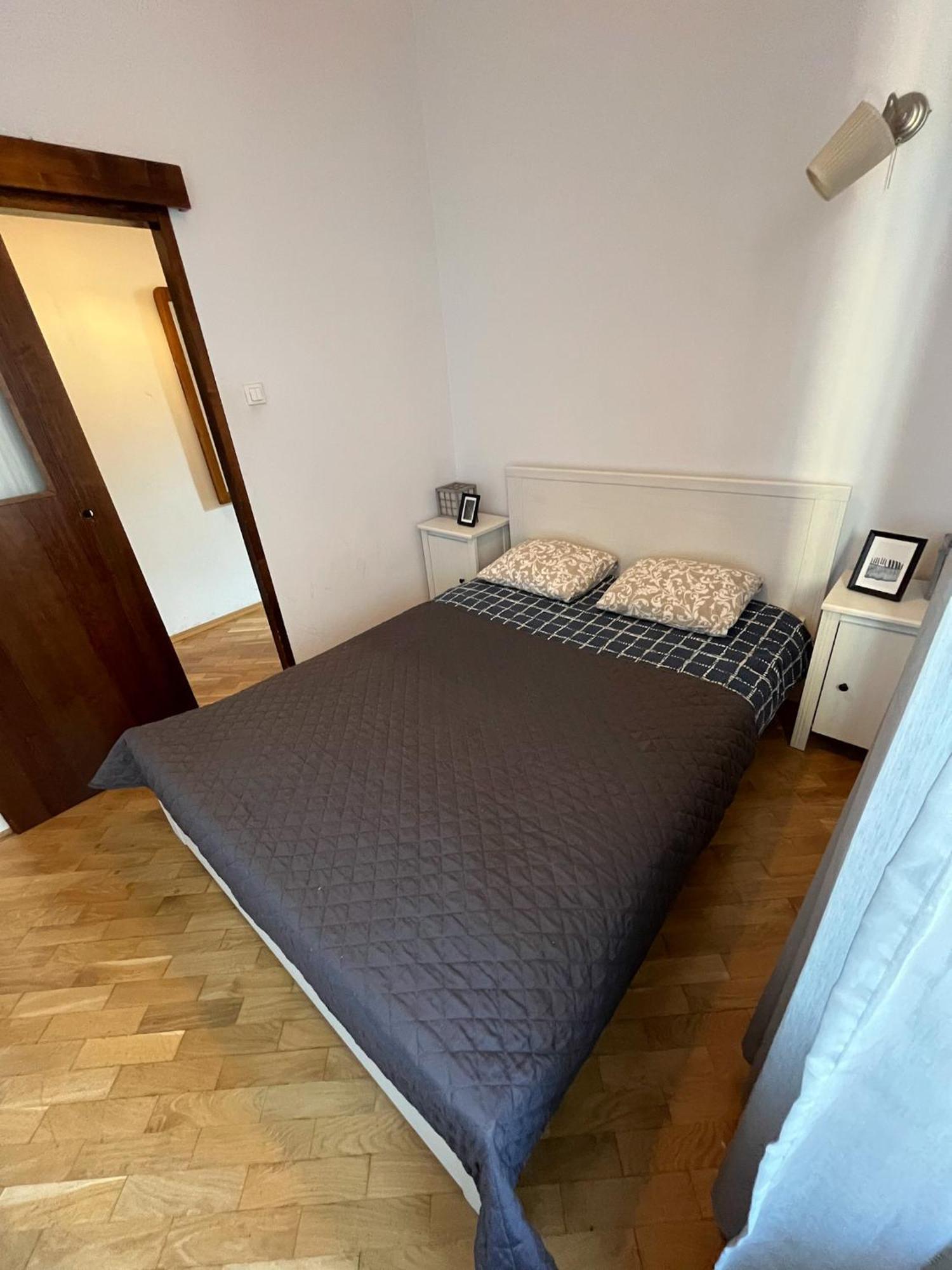 Downtown Apartment B Krakow Luaran gambar