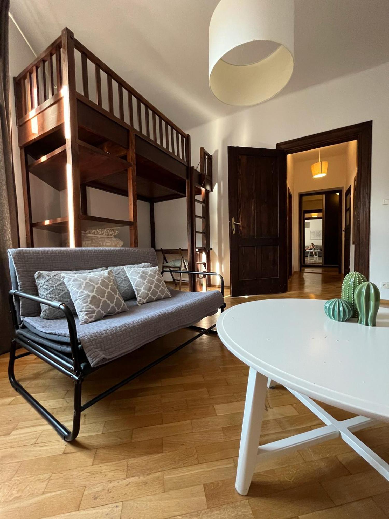 Downtown Apartment B Krakow Luaran gambar